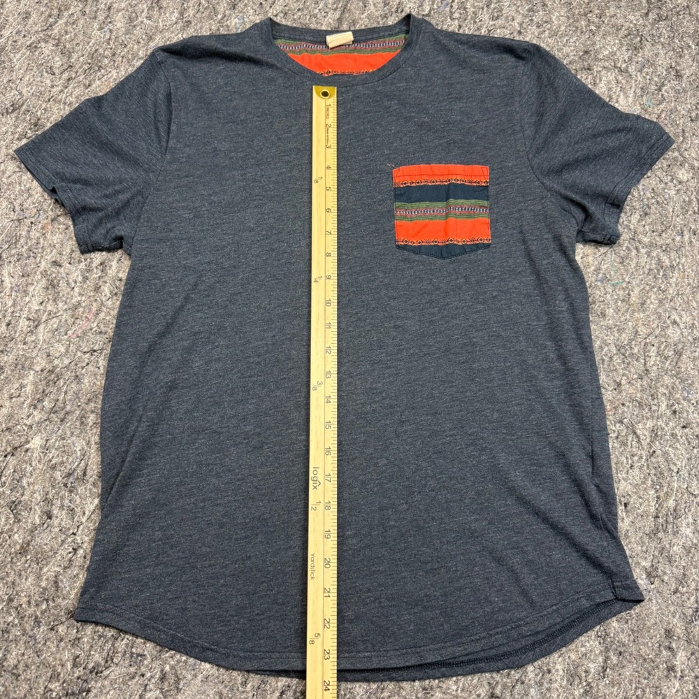 Hollister Mens XL Charcoal Grey T-Shirt Southwestern Pattern Pocket Curved Hem - Picture 2 of 7